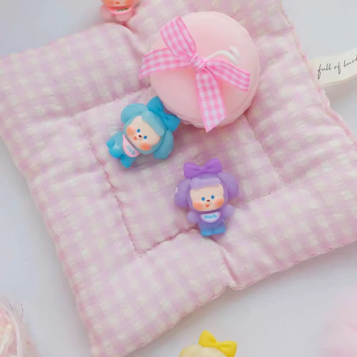 Naib Kiss Kiss Series Cute Particle Mini Figure
